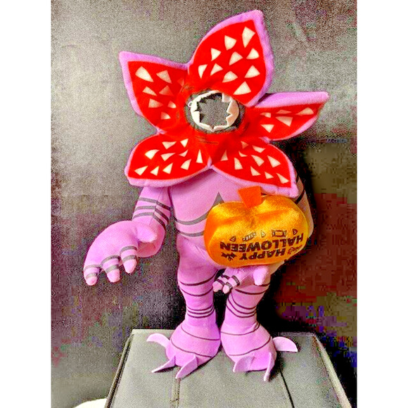 Netflix 18" Stranger Things Demogorgon Plush Greeter - Picture 1 of 10